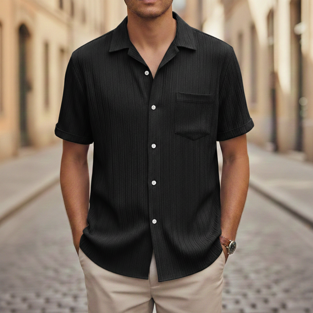 Chemise pour homme à manches courtes plissée texturée avec col de camp