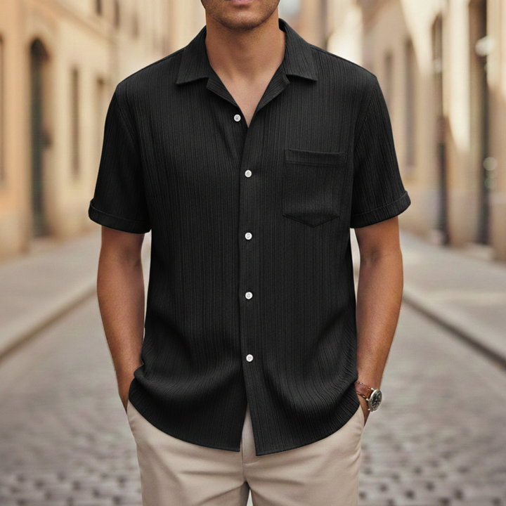 Chemise pour homme à manches courtes plissée texturée avec col de camp