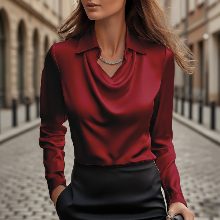 blusa de mujer con cuello drapeado y mangas largas