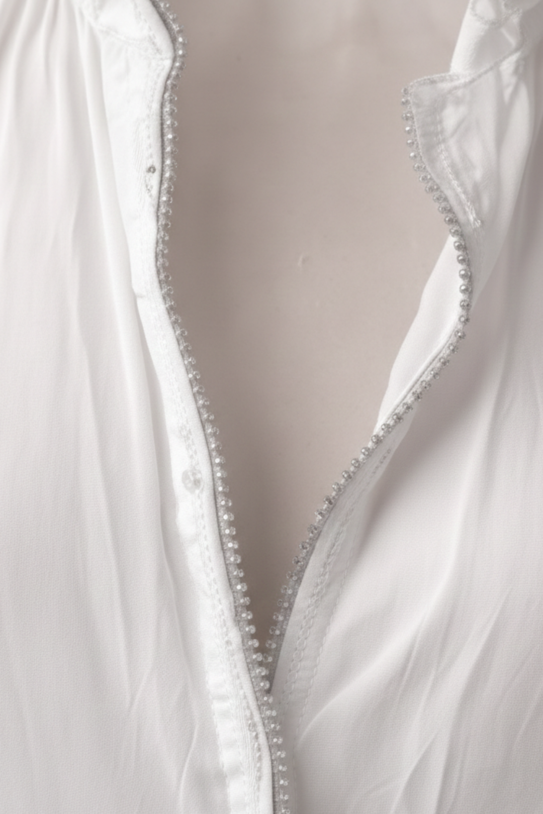 Blouse blanche pour femme à manches longues avec fermeture éclair devant