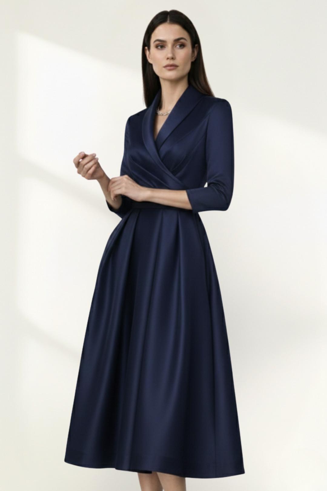 Robe midi portefeuille en satin pour femme