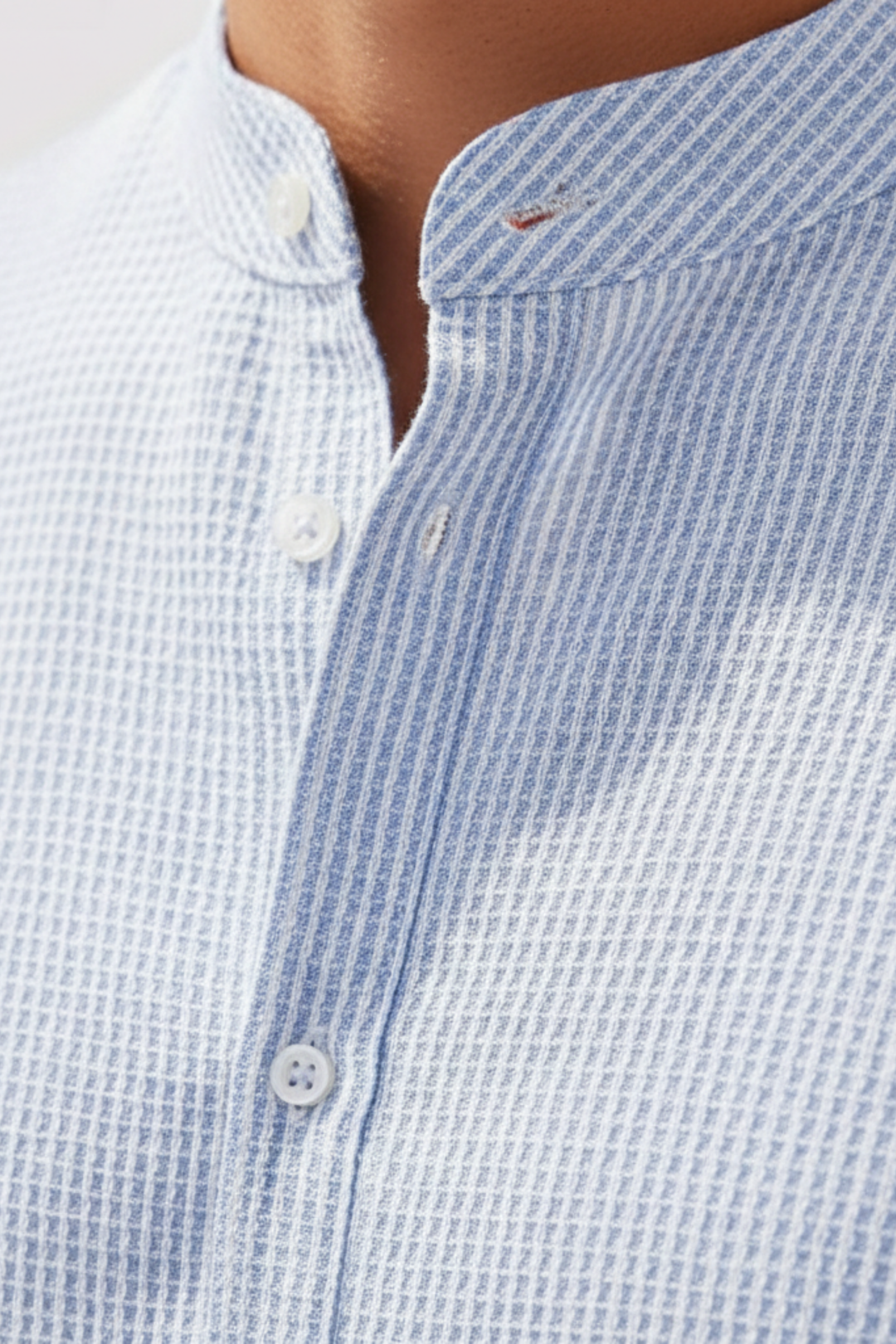 Chemise à manches longues pour homme avec col tunisien