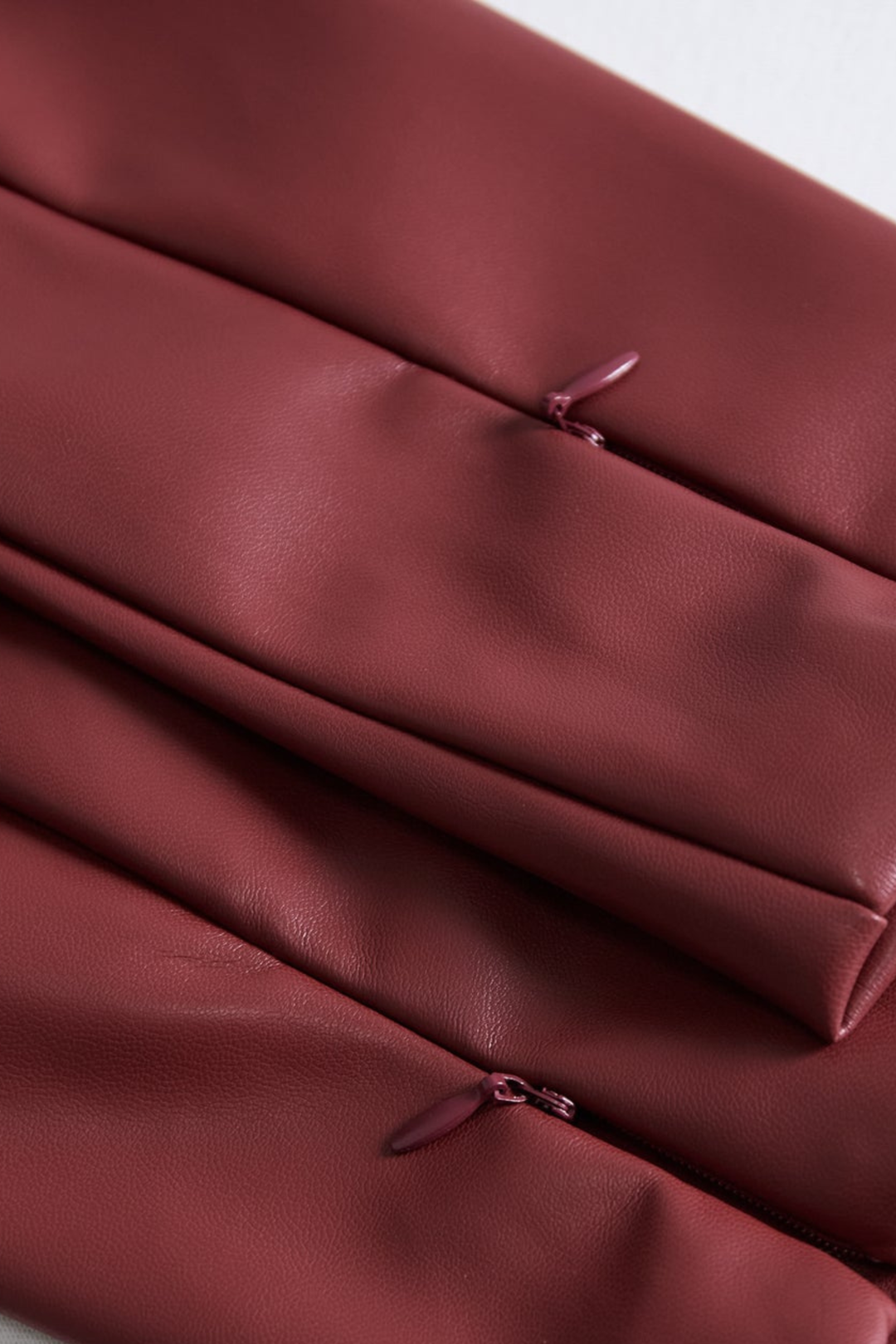 Vestido Midi Ajustado de Cuero Sintético para Mujeres de Manga Larga